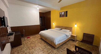 Uday Homestay Room Type - Deluxe Room Long Stay -102