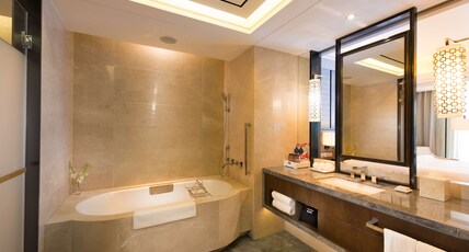 Hilton Zhoushan Room Type - DELUXE SEA VIEW TWIN ROOM