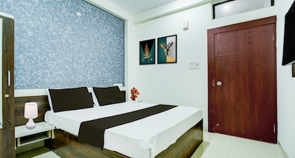 Super Collection O Hotel SP14 Room Type - Deluxe