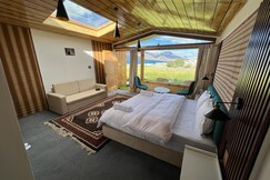 Misty Hills Cabins, Pangong