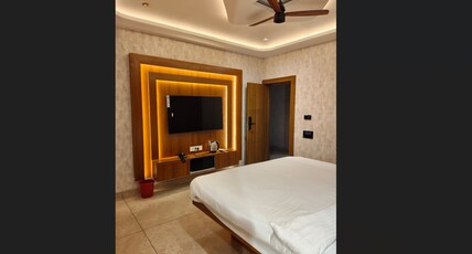Sri Sapthagiri Luxury Comforts Room Type - Deluxe Room AC