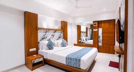 Oriva Host Inn Room Type - Deluxe Room