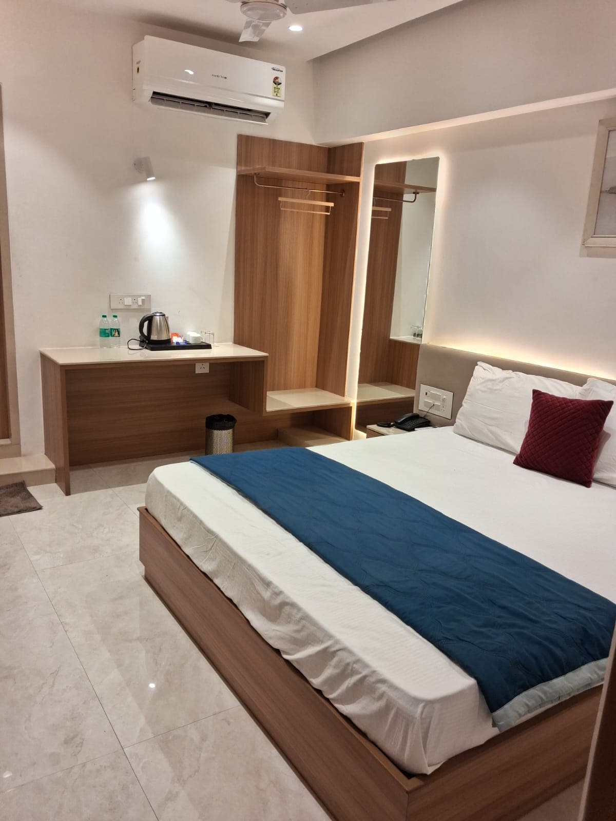 MURLI HOTEL LUXURY ROOMS - Tap to explore photos