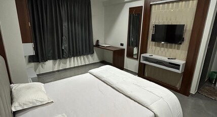 HOTEL URBAN IN LUXURY LODGING Room Type - Deluxe Room Ac