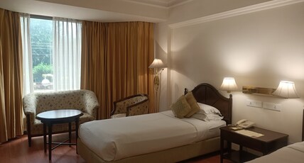 Hotel Mountview Room Type - DELUXE Twin Bedded Room (Separate Single Beds) with Bathtub