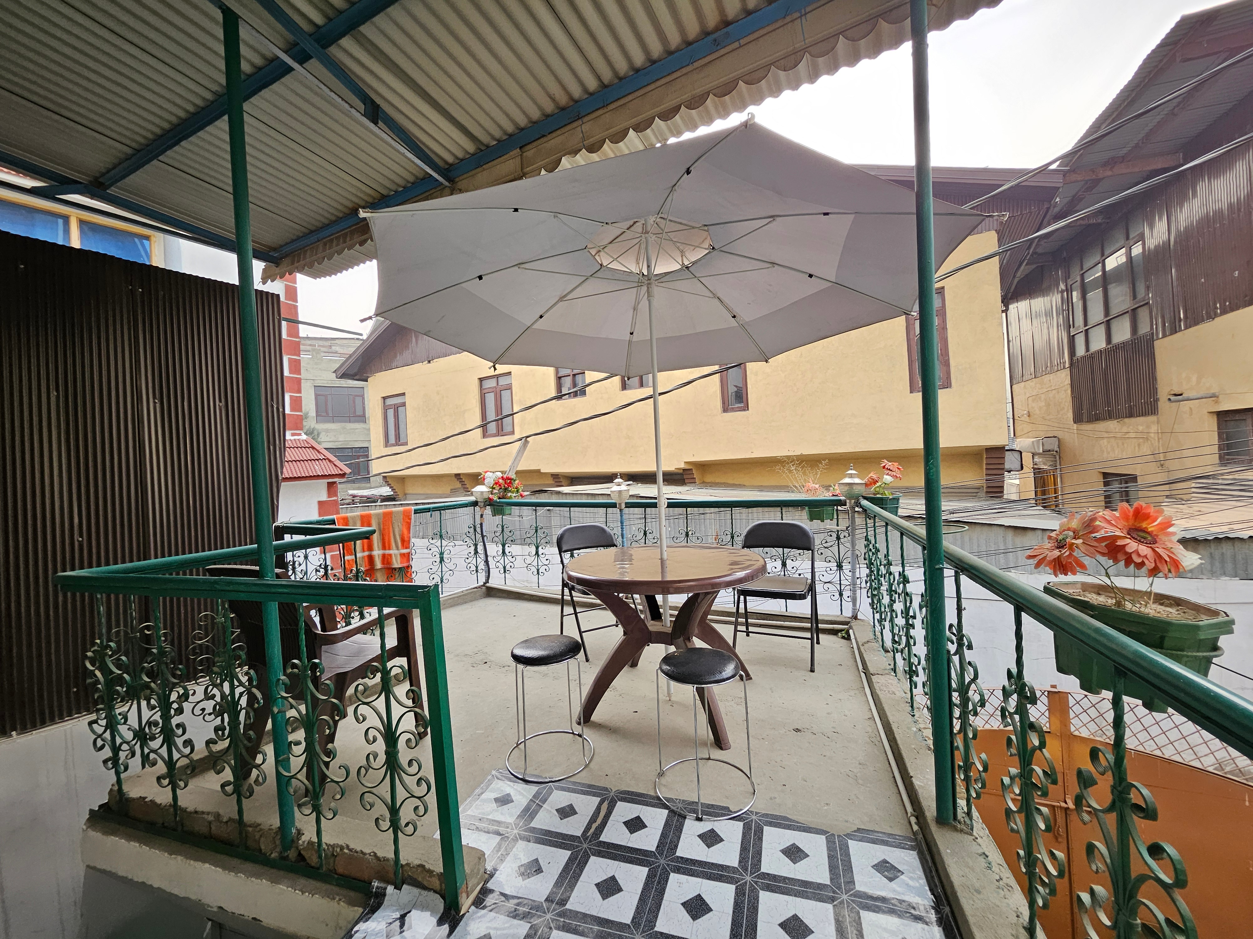 Hotel Irshad, Opposite to Khyber Hospital Lane - Tap to explore photos