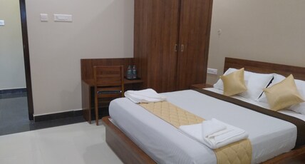 Faiz Residency Room Type - Deluxe Room