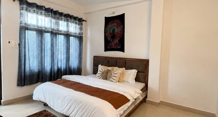 Drift Bir Cozy Stay Near Landing Site Room Type - Bedroom 1
