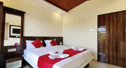 Hotel Nisarg Room Type - Super Deluxe Room