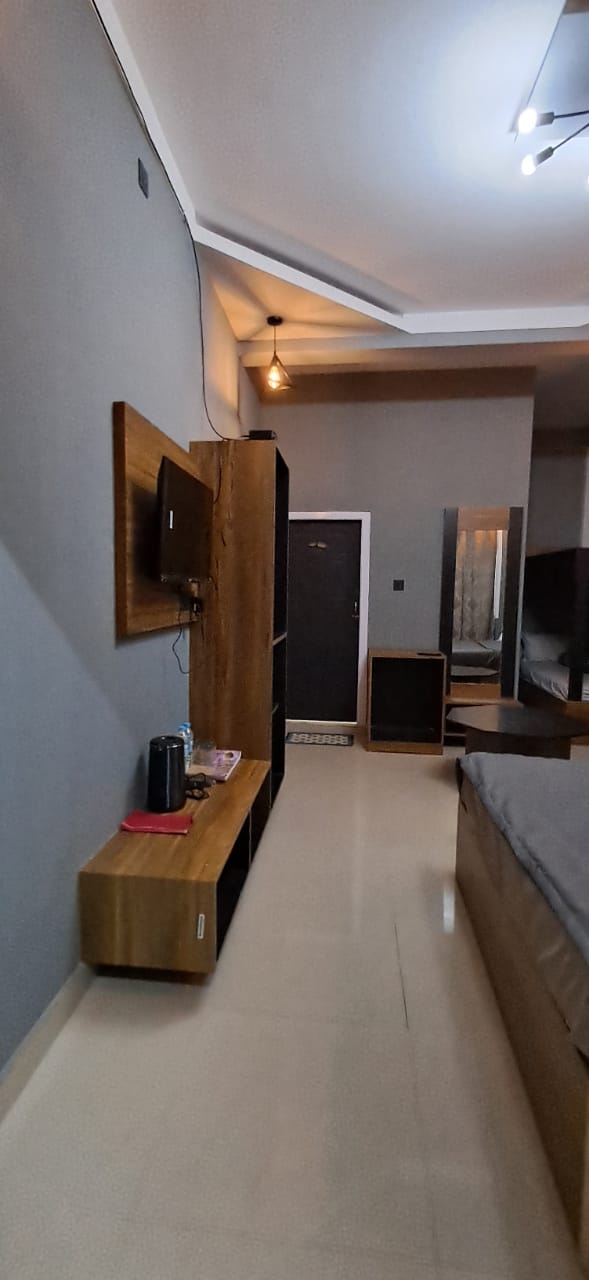 Regal Retreat Homestay - Tap to explore photos