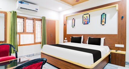 Super OYO Hotel O Gurudwara Near RTC Complex Room Type - Super Deluxe Twin Room