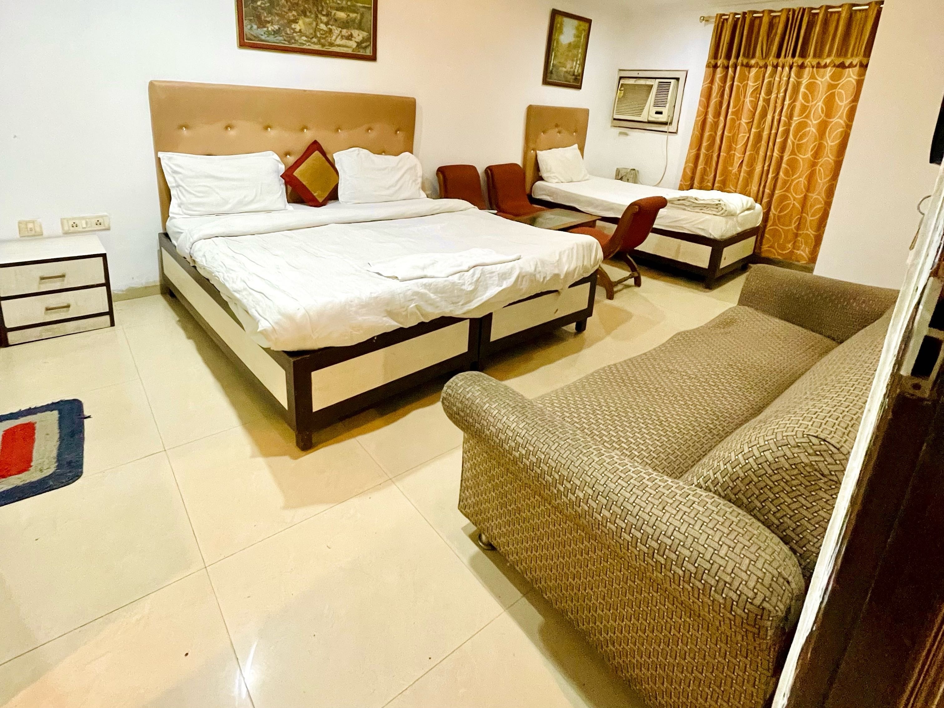 Hotel O by OYO Charanpahari Hotel - Tap to explore photos