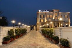Address of HOTEL HOLIDAY HEIGHTS