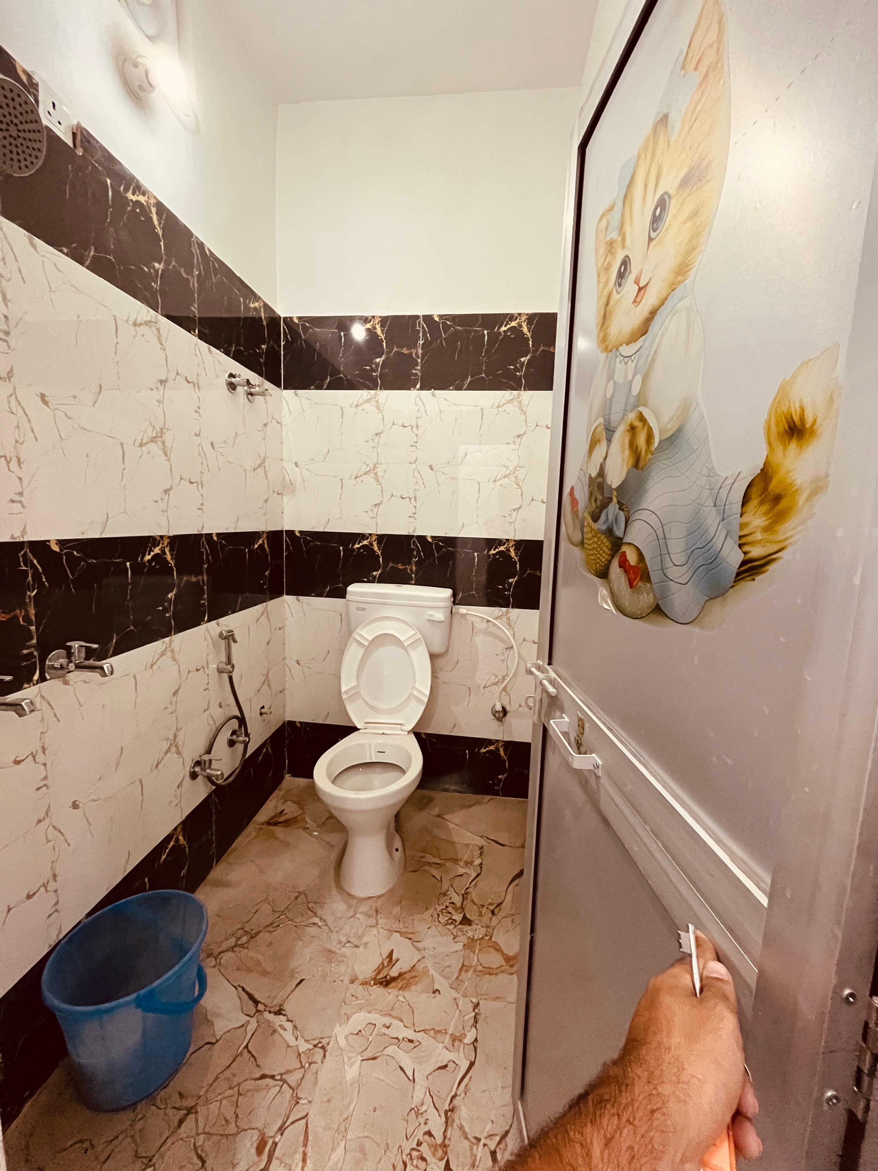 Ashoka Lavish Stay - Tap to explore photos