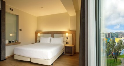 DoubleTree by Hilton Milan Room Type - 1 KING BED GUESTROOM
