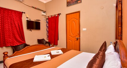 Malar Residencey Room Type - Deluxe Double Room