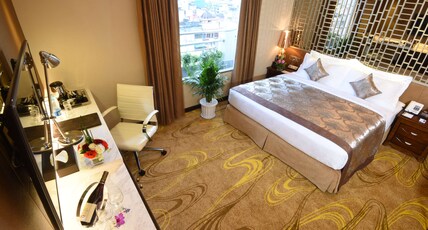 Best Western Chinatown Room Type - Suite-2 Single Beds, Non-Smoking, Studio, Shower, Air-Conditioned, Desk, Full Breakfast Best Western Chinatown Room Type - Suite-2 Single Beds, Non-Smoking, Studio, Shower, Air-Conditioned, Desk, Full Breakfast