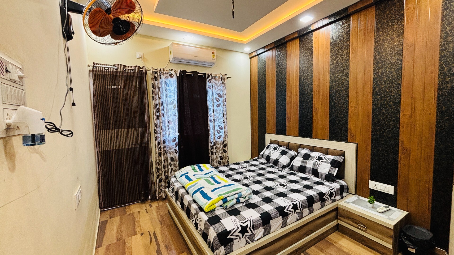 Kashi Homestay - Beautiful Entire 2BHK Apartment - Tap to explore photos