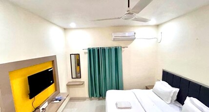 Paradise Stays Room Type - Luxury Triple Bed Room