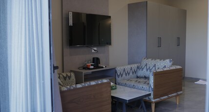 Dhartii RiverView Resort Room Type - Suite Room With Balcony
