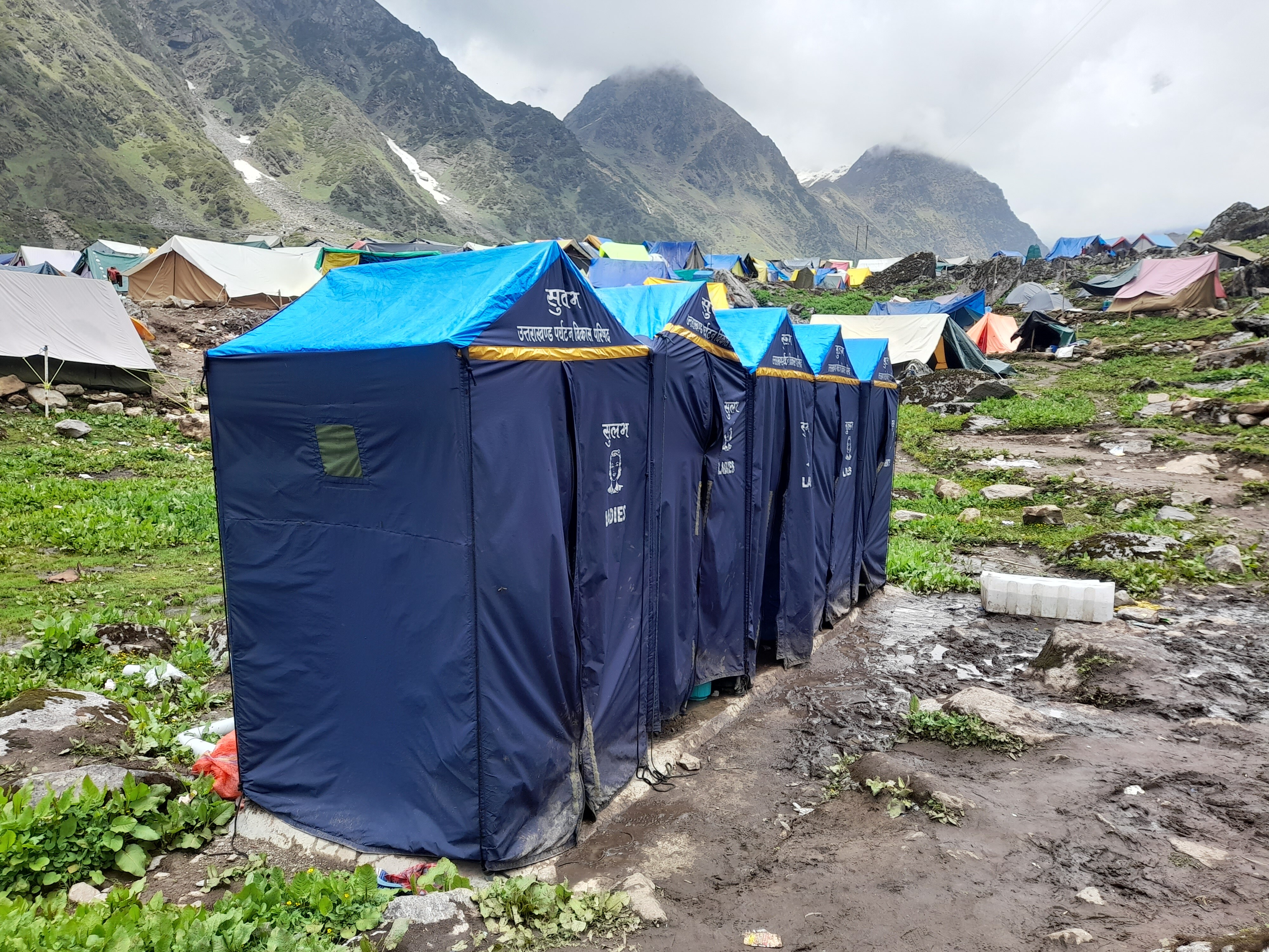 The camping of kedarnatha - Tap to explore photos