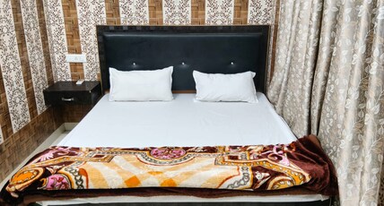 Shree kashi Vishwanath Guesthouse Room Type - Bedroom