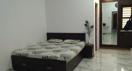 Yaa Residency near VIT Room Type - Master Bed AC Room Alpha