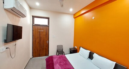 Shree Laddoo Gopal Dham Room Type - Classic Room - AC