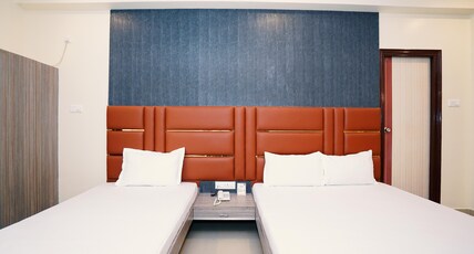 Hotel J P Room Type - Deluxe Triple Room