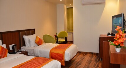 Hotel Nilax Room Type - Gold Room - Twin Bed