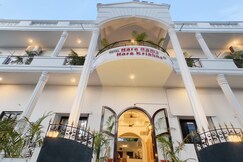 Hare Rama Hare Krishna - EESHA Hotel