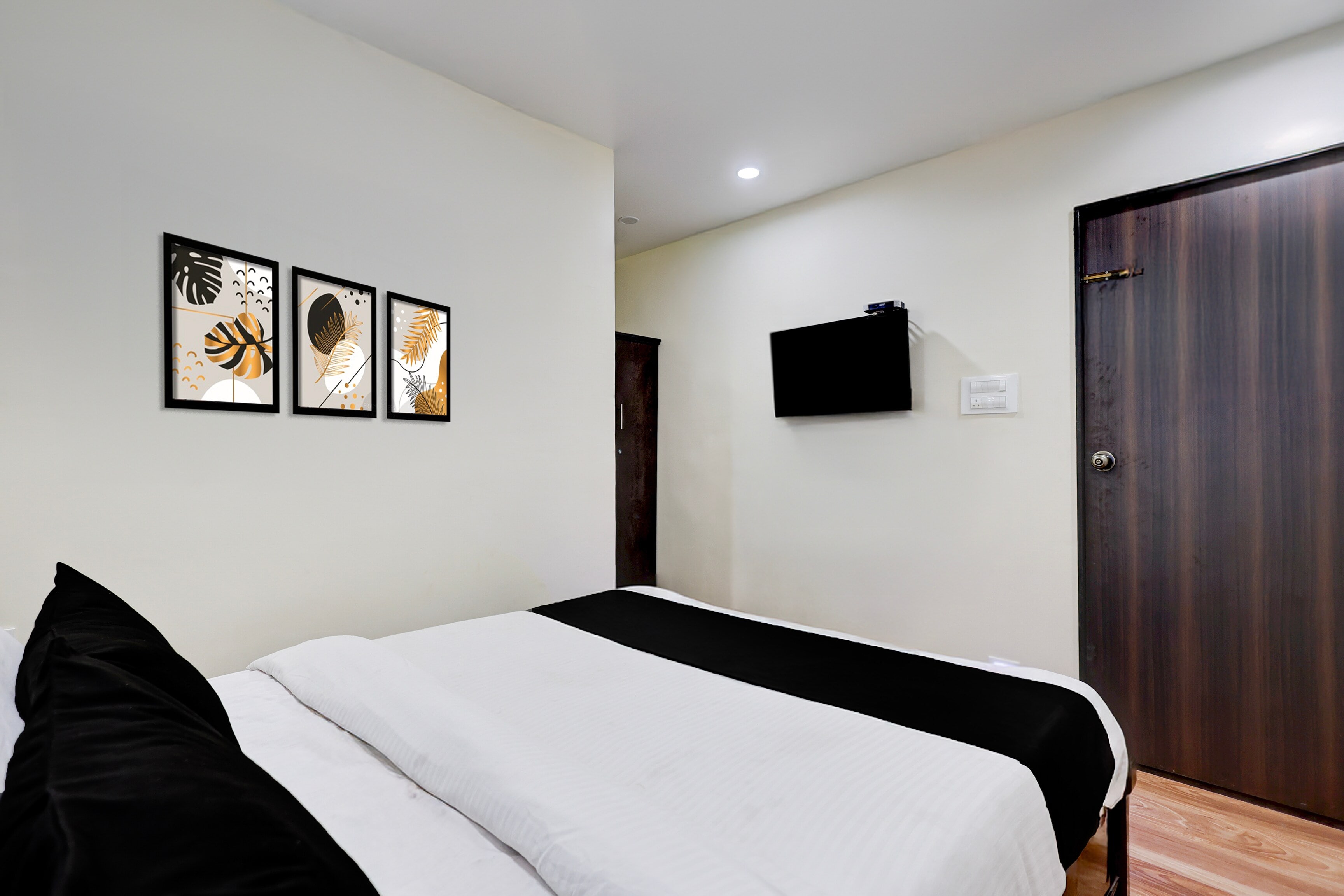 Hotel O Satyam Junction Seethammadhara - Tap to explore photos
