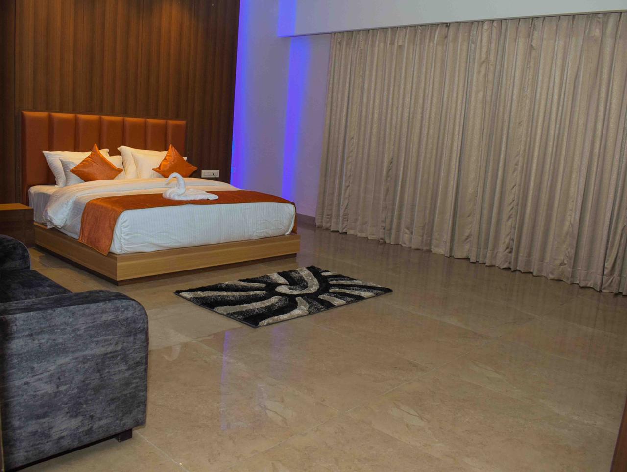 Hotel Gold Coast - Tap to explore photos