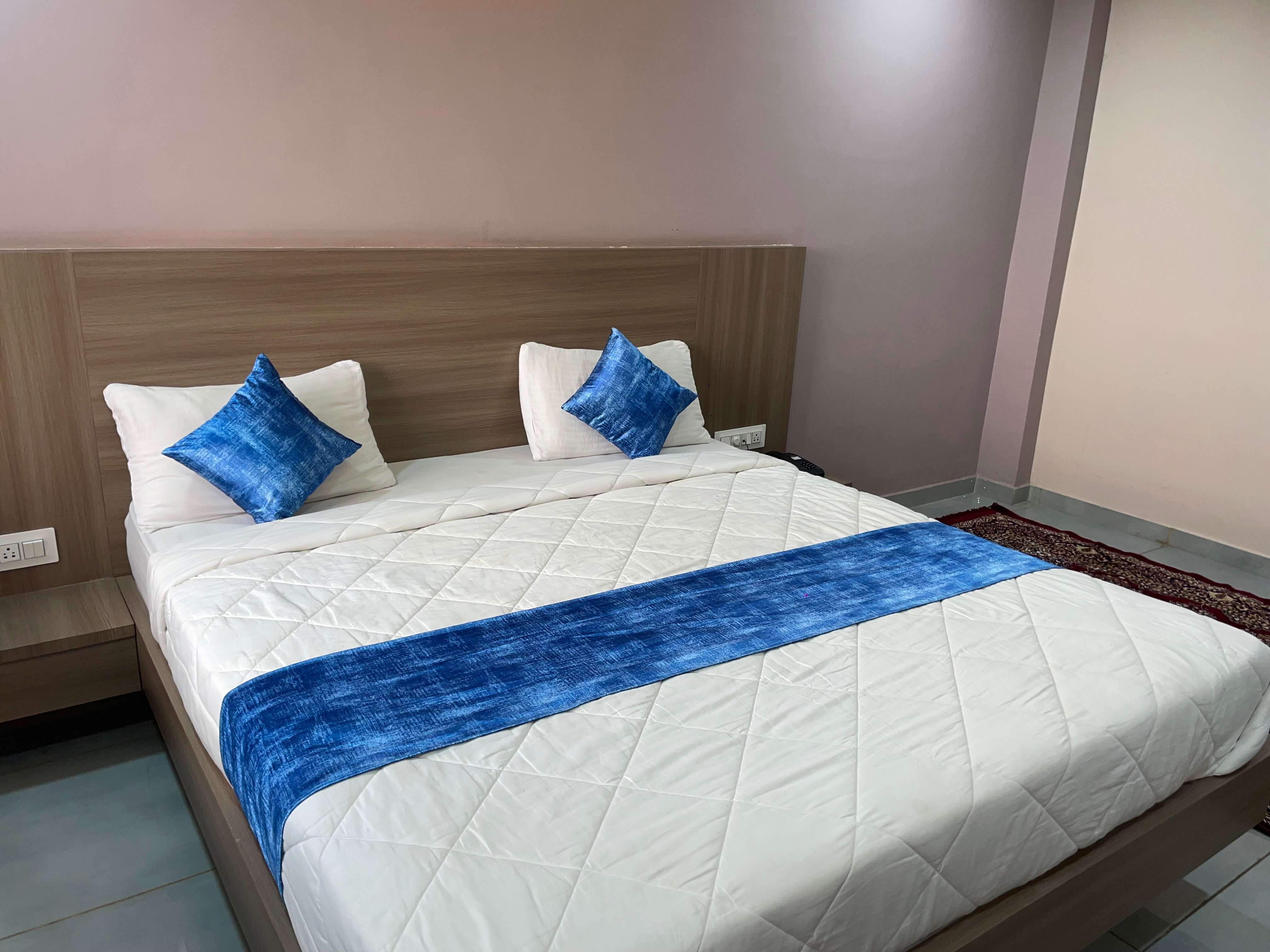 Hotel VR Inn - Tap to explore photos