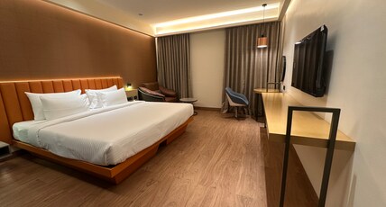 37th Crescent Mumbai Room Type - Crescent King Room