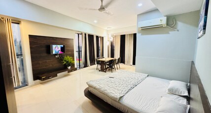 Kargil Hotel & Restaurant Room Type - DELUXE ROOM