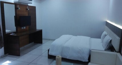 Hotel Apex Inn Room Type - Platinum Suite