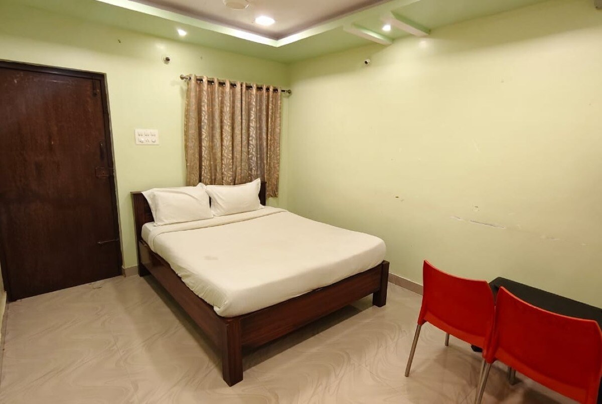 Maha Laxmi Lodge Shimoga - Tap to explore photos