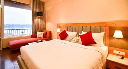 Aviral Ganga Room Type - Deluxe Room Ganga Facing