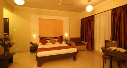 Hotel Saket Plaza (Pure Veg), Mahabaleshwar Room Type - Club Room (A.C.)