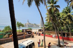 STAYMAKER Murudeshwar Beach House