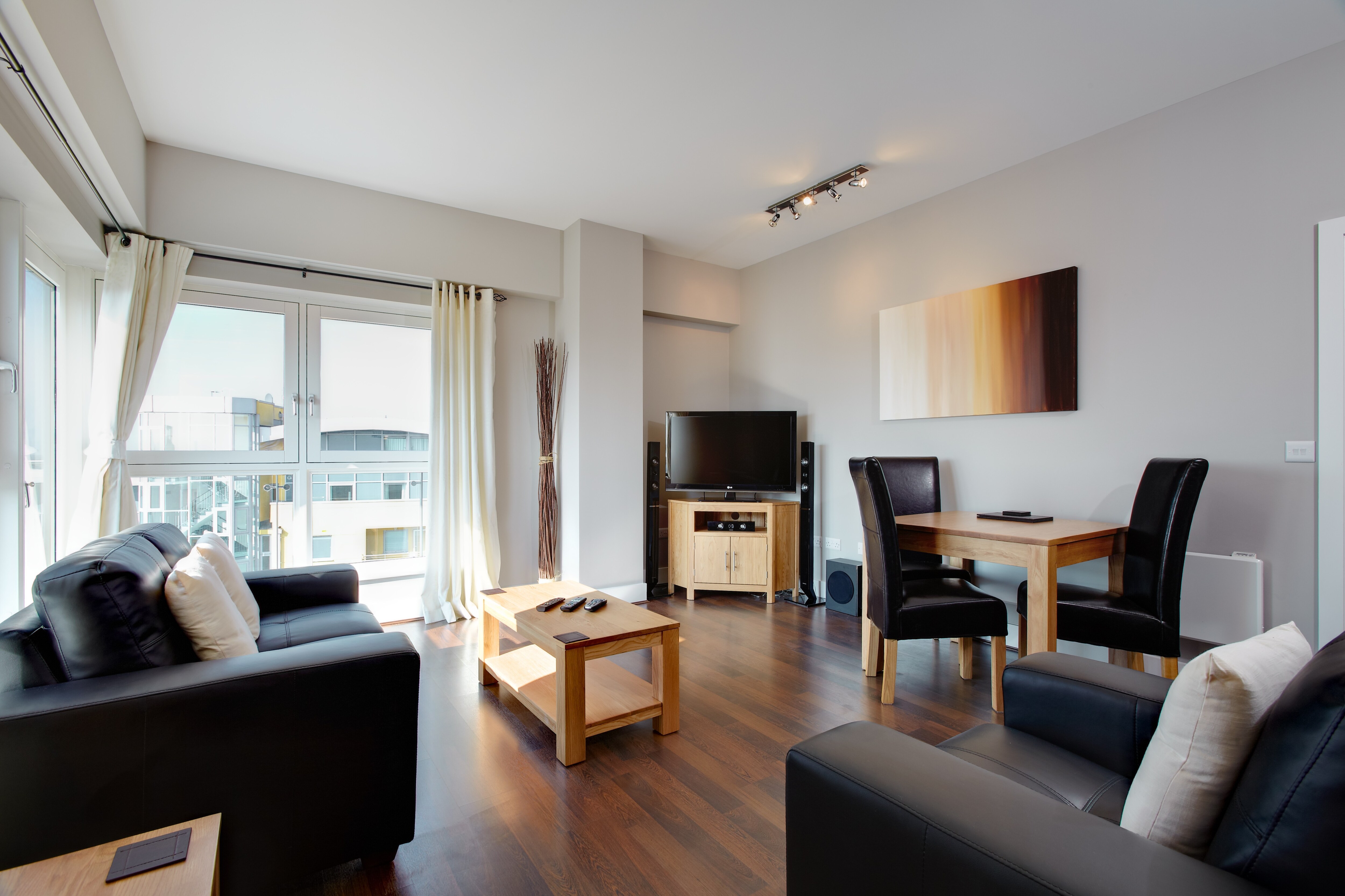 Skyline Plaza Two Bedroom Apartment - Tap to explore photos