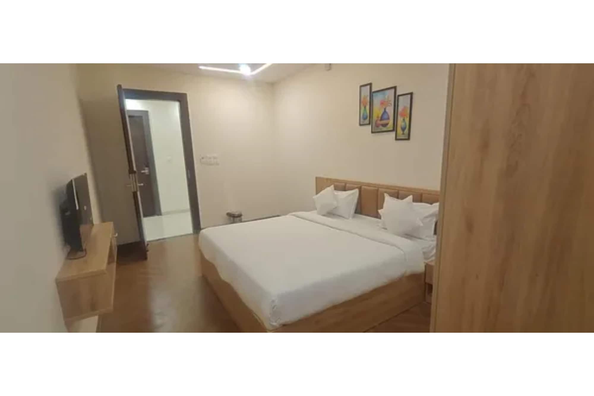 FabHotel Grand Shivaay - Tap to explore photos
