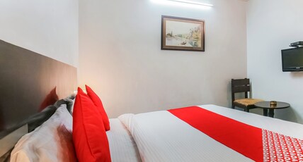 Hotel O AK ACACIA Room Type - Classic