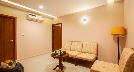 HOTEL GANGA Room Type - Suite with city view
