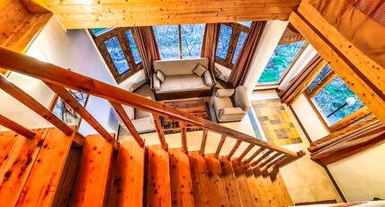 ORCHARD RETREAT Room Type - Apple Suite Balcony with Mountain View