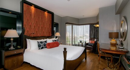 The Bayview Hotel Pattaya Room Type - Deluxe Suite