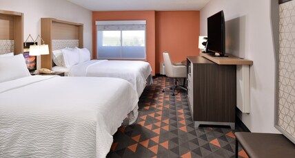 Holiday Inn Great Falls- Convention Center Room Type - 2 Queen Beds 2 Bedroom Suite