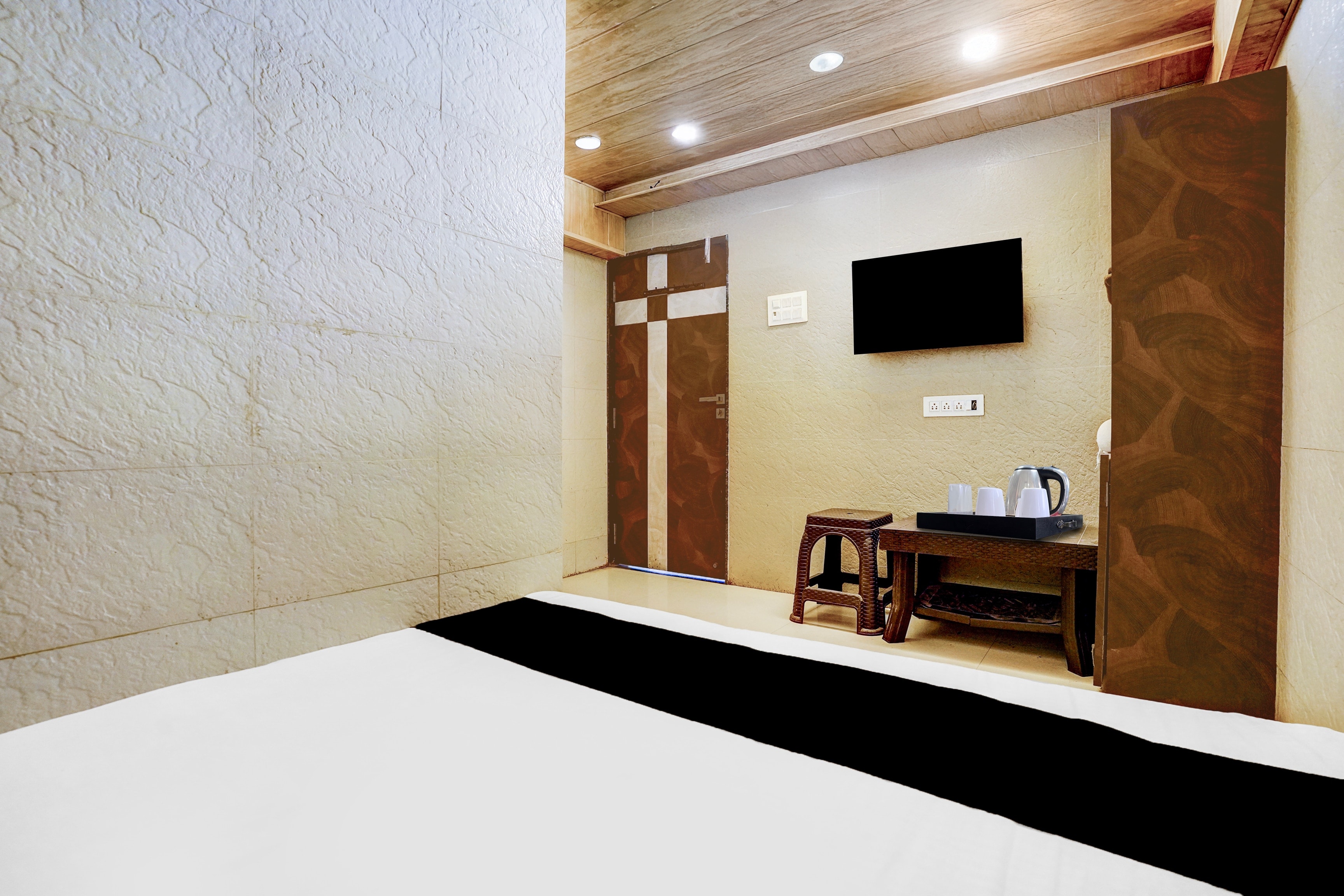 Hotel O Ambedkar Chowk Ulhasnagar - Tap to explore photos