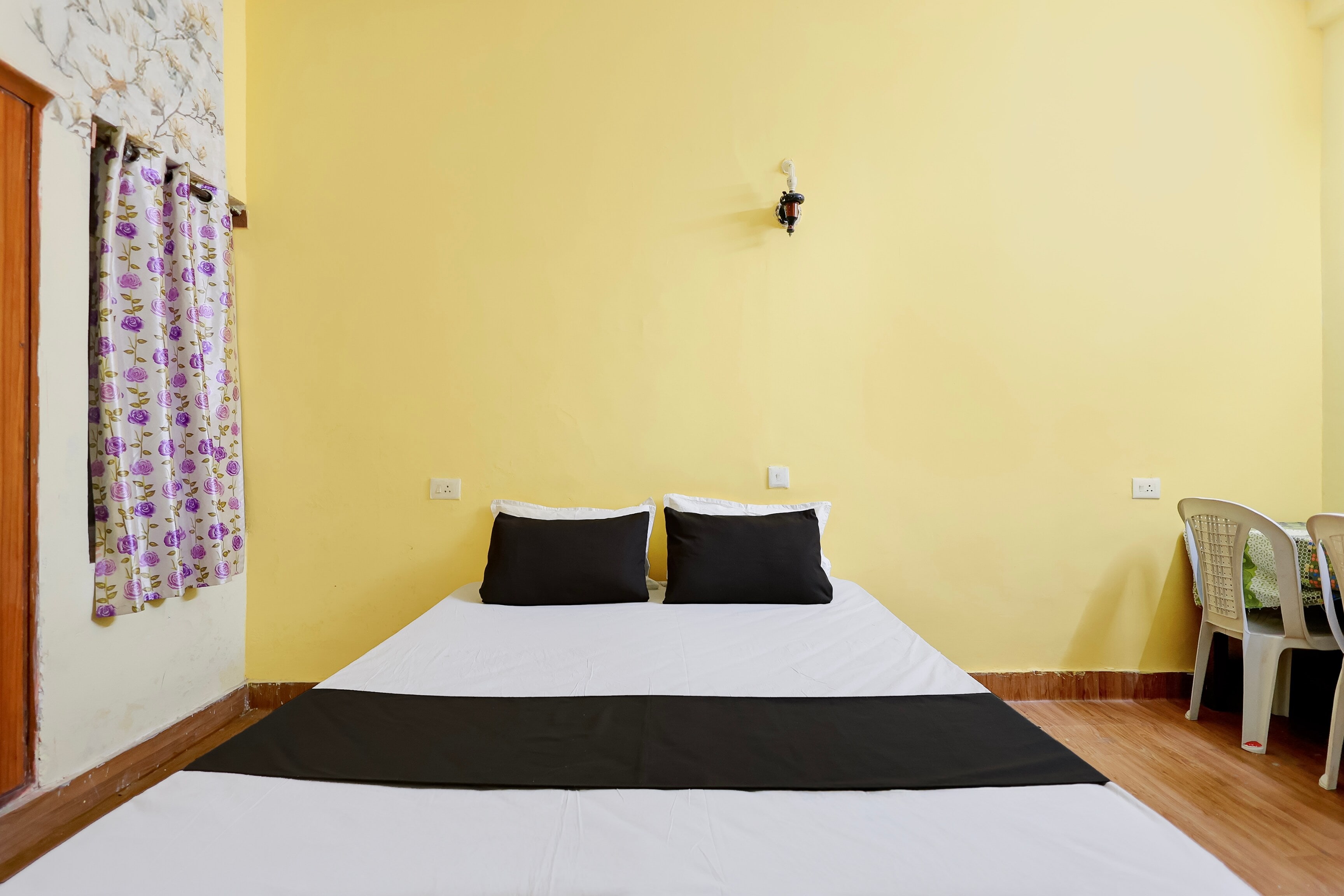 Spot On MURE GUEST HOUSE - Tap to explore photos